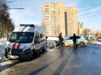 Автомобиль газовой службы попал в ДТП на ул. Первомайской и потерял колесо, Фото: 3