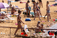 Жара в Туле: туляки спасаются от зноя на пляже в Центральном парке, Фото: 38