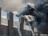 Загорелся недостроенный ТЦ на Красноармейском проспекте, Фото: 45