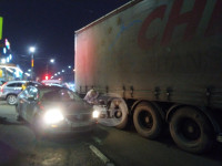 В Пролетарском округе Тулы пробка из-за ДТП с грузовиком и легковушкой, Фото: 3