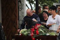 Жуткое ДТП в Суворове: проститься с погибшим полицейским пришли сотни человек, Фото: 7