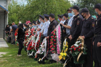 Жуткое ДТП в Суворове: проститься с погибшим полицейским пришли сотни человек, Фото: 22