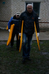 Александр Лебедев ремонтирует детскую площадку, Фото: 4