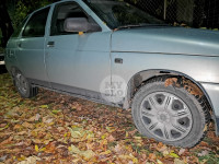 В Туле прохожие поймали мужчину, который протыкал ножом колеса автомобилей, Фото: 2