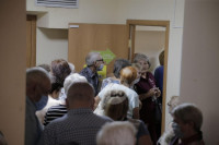 В Туле пенсионеры толпятся в огромной очереди на продление проездных, Фото: 6