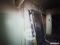 На ул. Степанова в Туле из горящей квартиры спасли двух человек, Фото: 16
