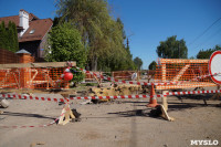 Провал дороги в Мясново: трубу заменили, котлован засыпают песком, Фото: 8