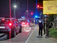 ДТП на М-2 в Туле произошло во время погони: в Mercedes-Benz нашли автомат и поддельные номера, Фото: 2