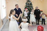 Алексей Дюмин поздравил с Новым годом детей в социально-реабилитационном центре Тулы, Фото: 6