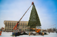 В Туле на площади Ленина разбирают главную новогоднюю ёлку, Фото: 4