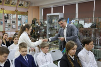 Алексей Эрк передал школьникам ответные письма от участников СВО, Фото: 11