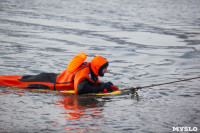 Провалившийся под лед школьник и терпящий бедствие рыбак: спасатели провели учения на Упе в Туле, Фото: 46
