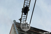 На ул. Степанова в Туле из горящей квартиры спасли двух человек, Фото: 3