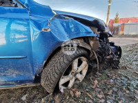 В Туле Mazda-3 сбила рябину и влетела в припаркованный Peugeot , Фото: 8