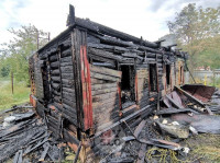 В деревне рядом с поселком Рассвет сгорел частный дом, Фото: 2