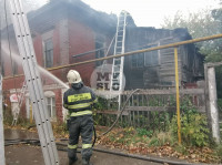 В Туле загорелся старинный дом, Фото: 10