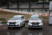 Илья Беспалов передал два автомобиля воспитанникам и тренерам СШ «Велосипедный спорт», Фото: 18