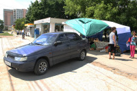 В Туле легковушка протаранила торговую палатку, Фото: 3