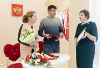 Алексей Дюмин поздравил семья медиков из Кимовска с рождением тройни, Фото: 3
