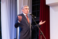 Дмитрий Миляев поздравил тульских женщин с наступающим праздником 8 Марта , Фото: 24